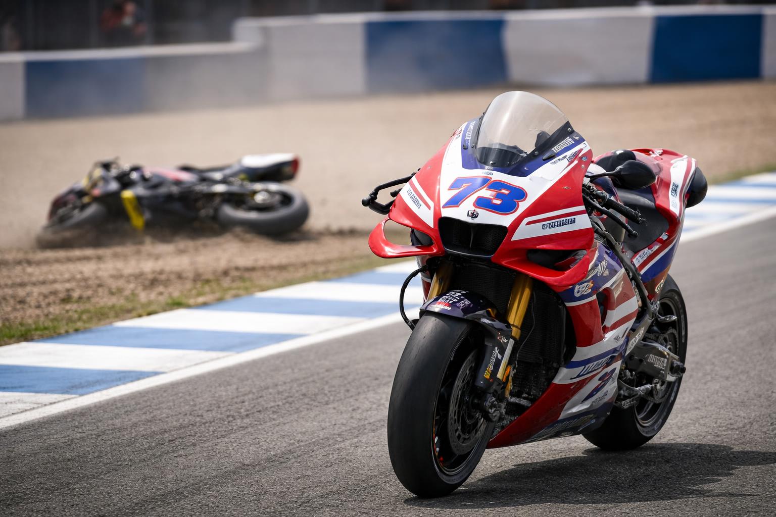 Redaktionelle Szene zum Thema „Alex Márquez stoppt Bezzecchis Siegesserie in Jerez“