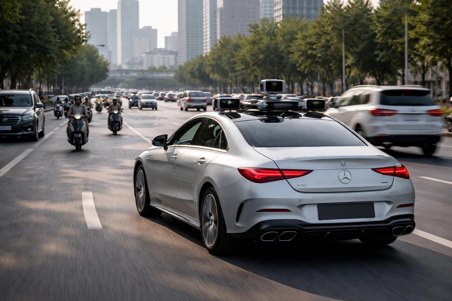 Redaktionelle Szene zum Thema „Autonomes Fahren in Pekings Innenstadt: Mercedes CLA im Test“