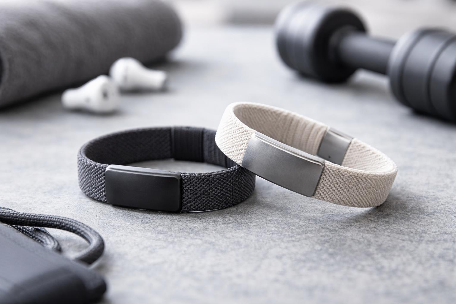Redaktionelle Szene zum Thema „Google und Garmin planen Fitnessarmbänder ohne Display“