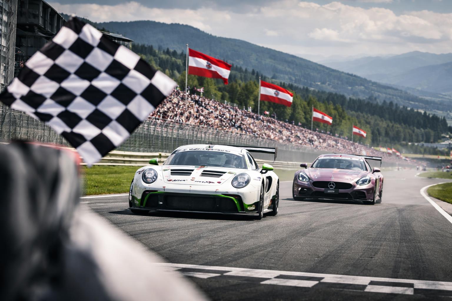 Redaktionelle Szene zum Thema „Preining gewinnt DTM-Auftakt in Spielberg vor Auer“