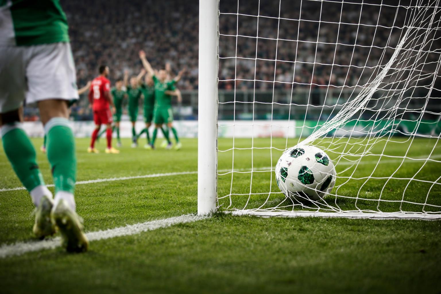 Redaktionelle Szene zum Thema „Rapid schlägt Salzburg 1:0 und kehrt auf die Siegerstraße zurück“